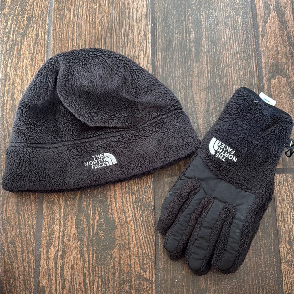 The North Face Black Winter Hat Essential